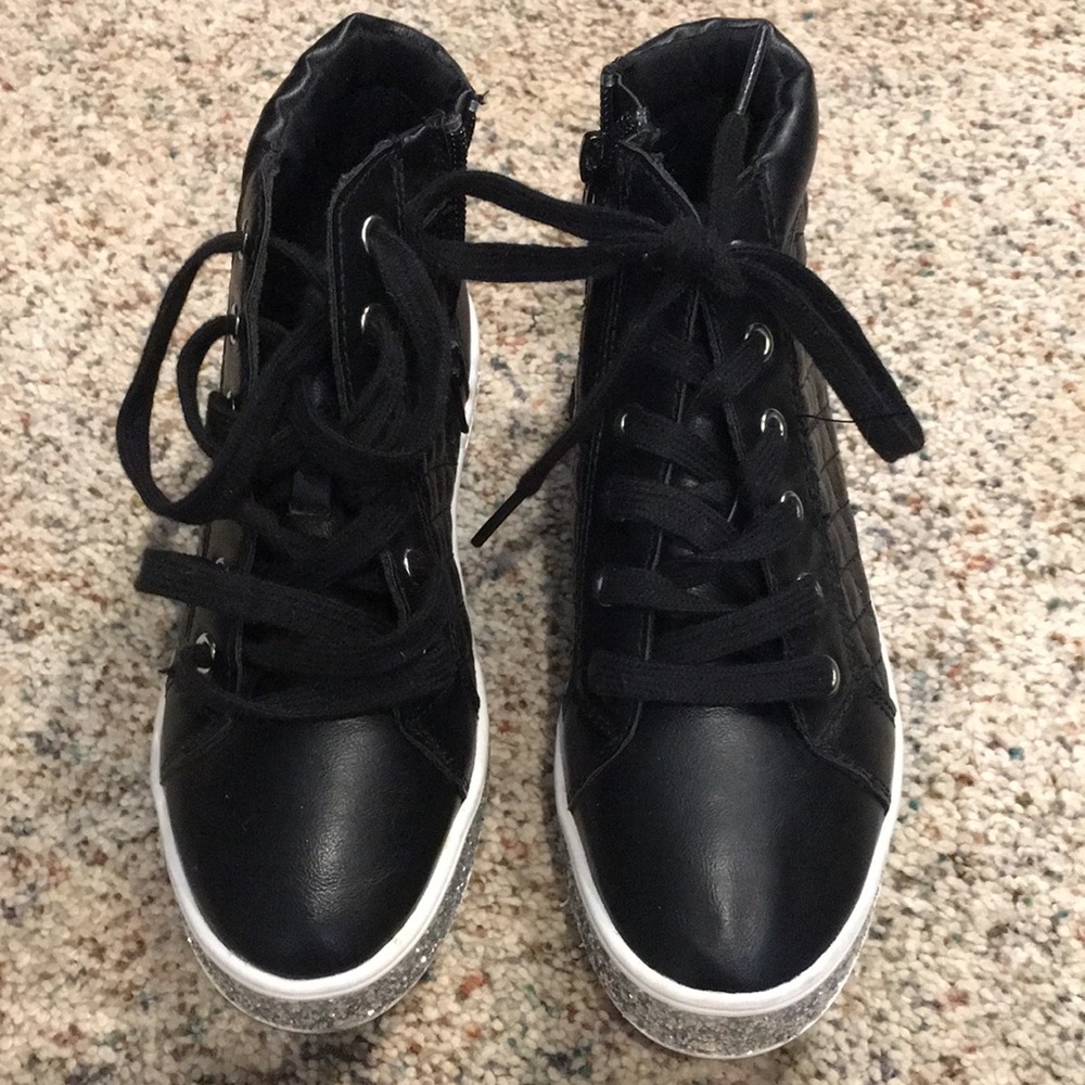 Girls shoes